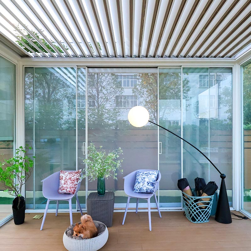 Pergola de jardin en aluminium bioclimatique automatique à persiennes motorisées de taille personnalisée OEM/ODM fabriquées en usine