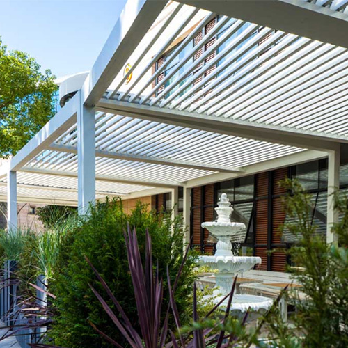 Pourquoi choisir une pergola électrique en aluminium étanche ?